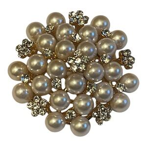 Elegant faux Pearl and Crystal Brooch